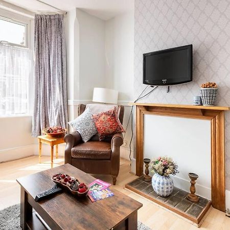 Villa Travellers' Choice In Harwich-Essex Exterior foto
