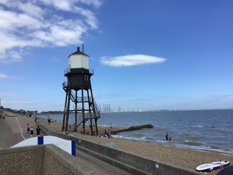 Villa Travellers' Choice In Harwich-Essex Exterior foto