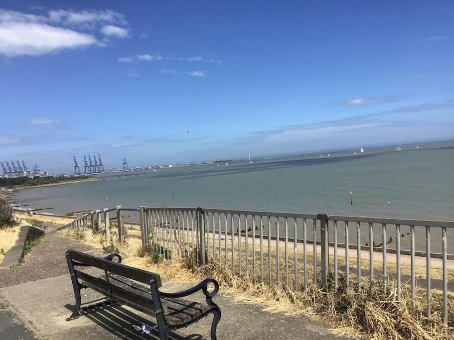 Villa Travellers' Choice In Harwich-Essex Exterior foto