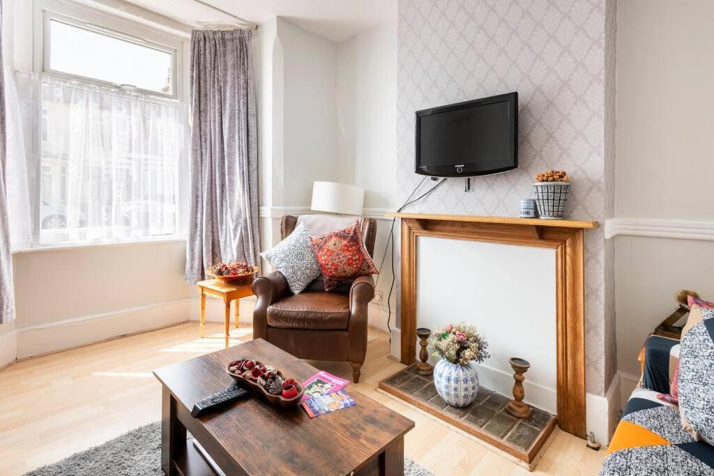 Villa Travellers' Choice In Harwich-Essex Exterior foto