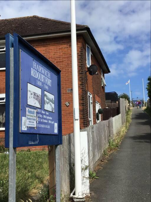 Villa Travellers' Choice In Harwich-Essex Exterior foto