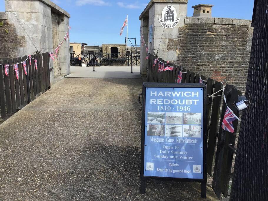 Villa Travellers' Choice In Harwich-Essex Exterior foto