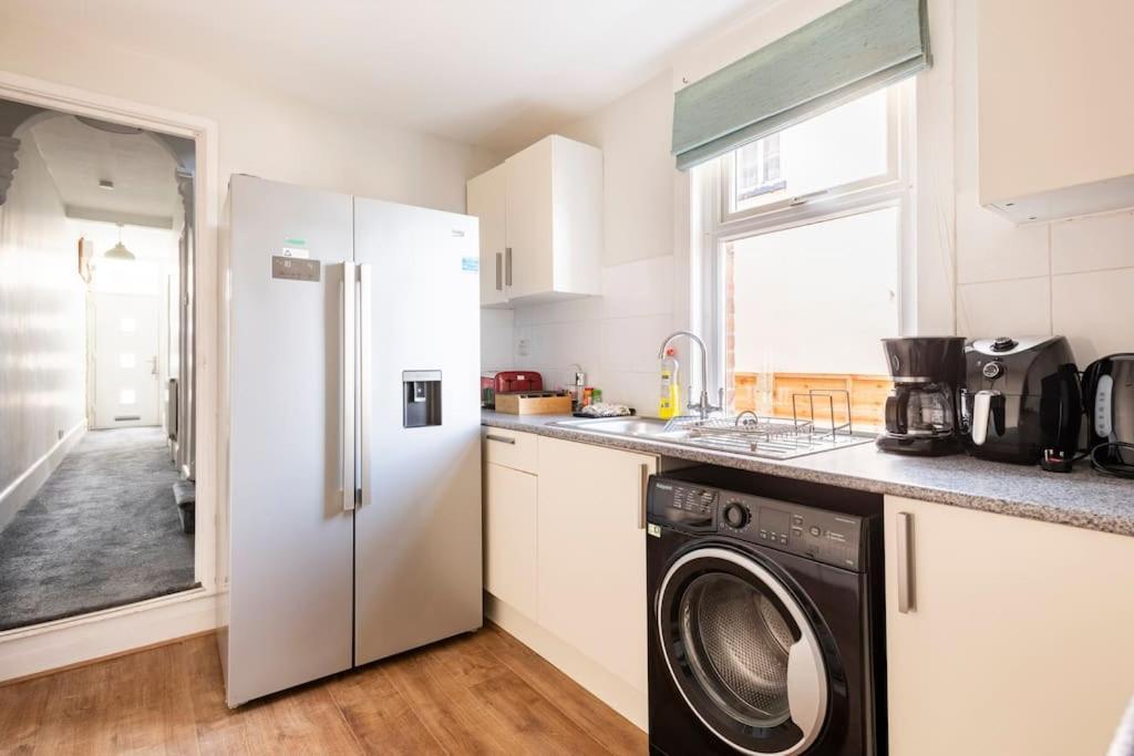 Villa Travellers' Choice In Harwich-Essex Exterior foto